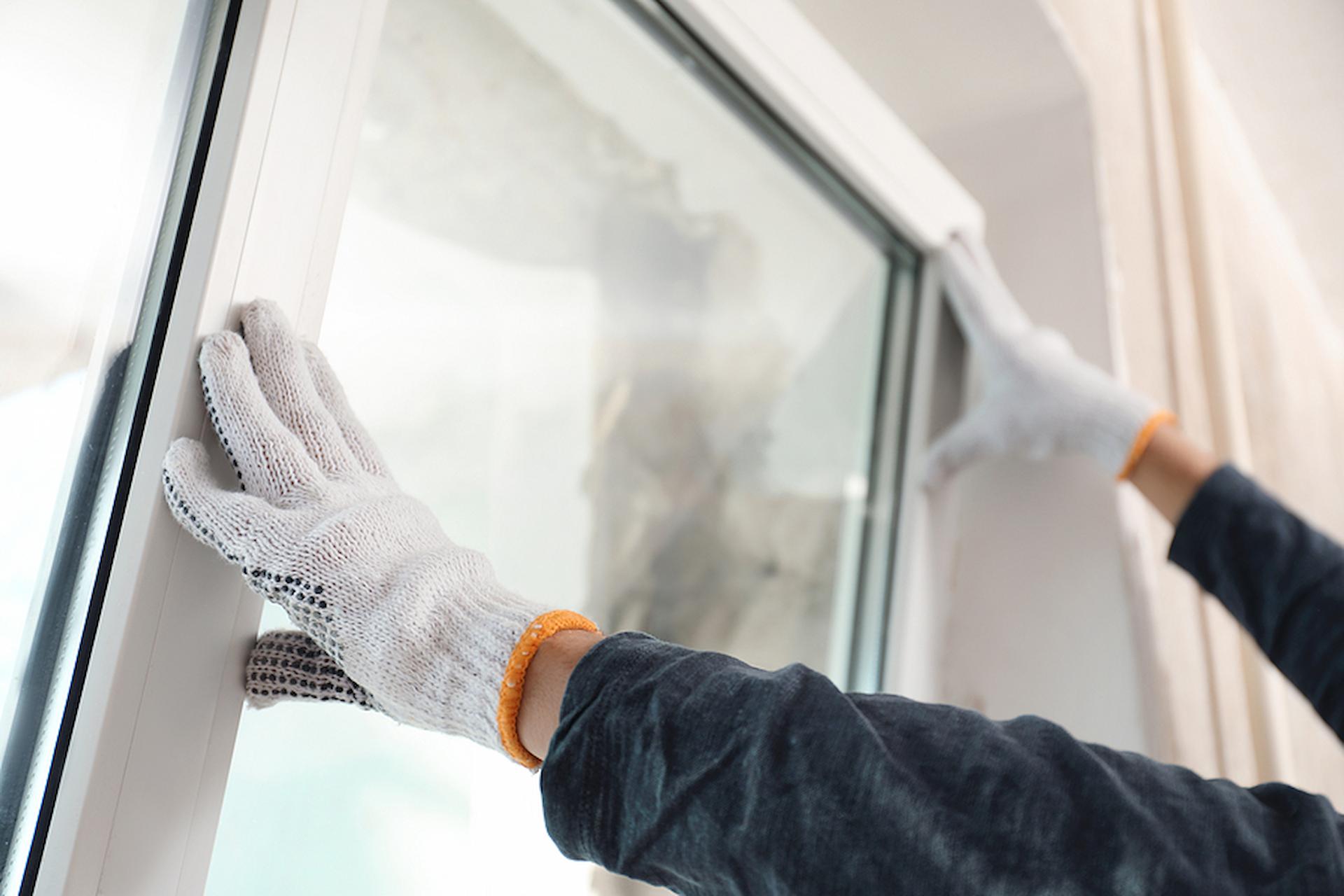 When Time Matters: Why Calling Emergency Glaziers is Critical for Swift Window Repairs