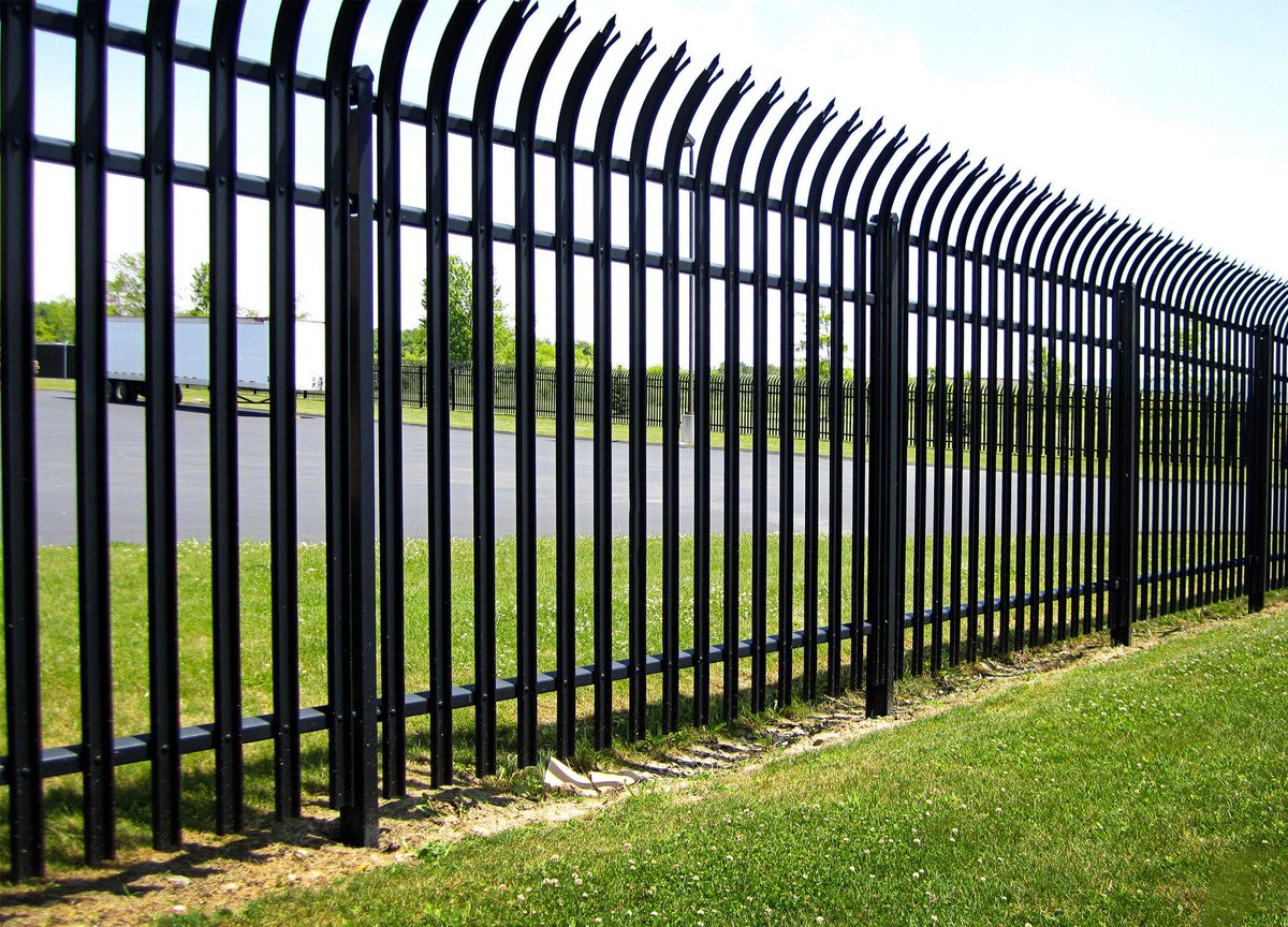 What’s Right About Industrial Fencing?